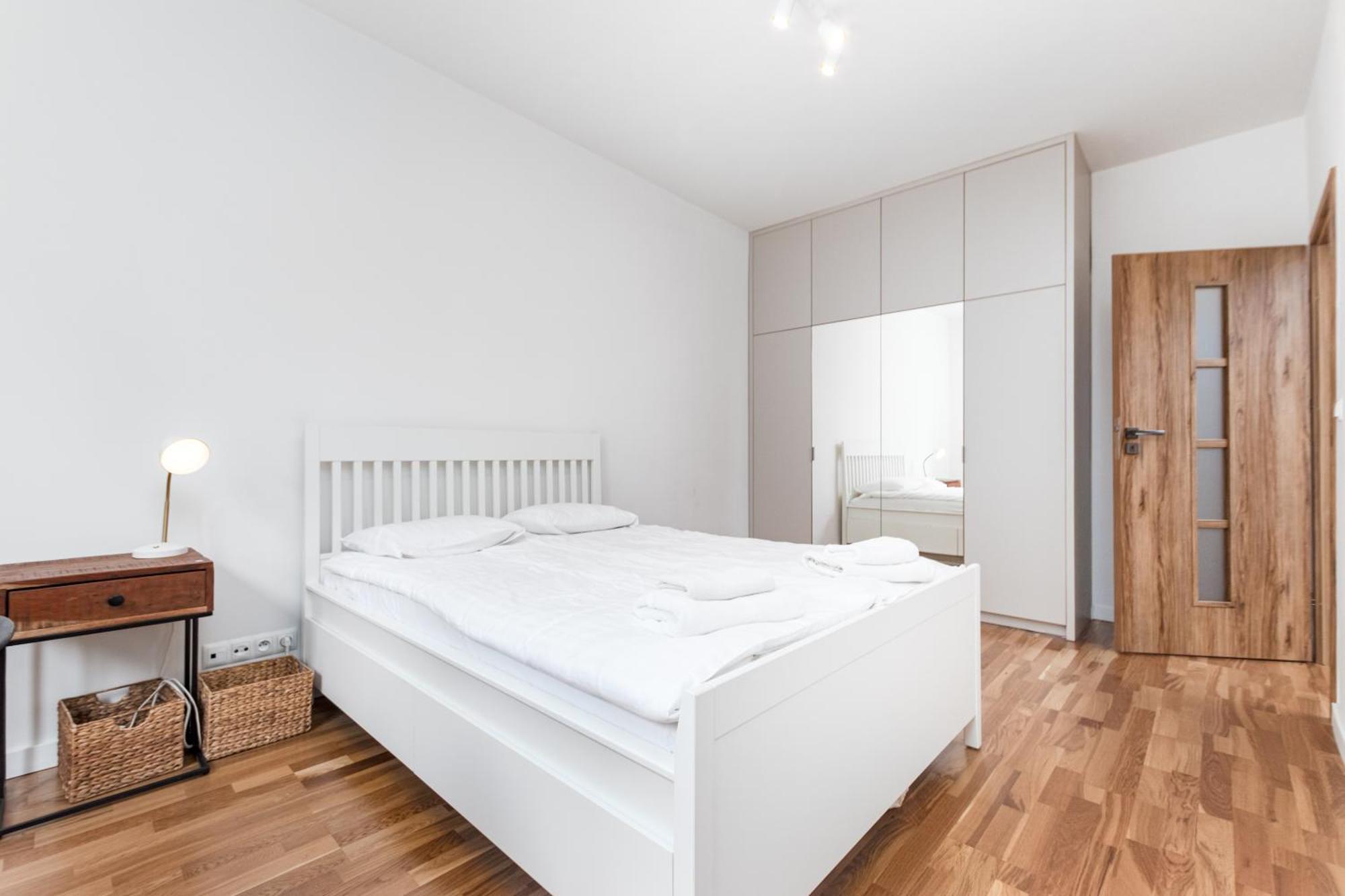 Butas Aleja Stanow Zjednoczonych 21 By Homeprime *